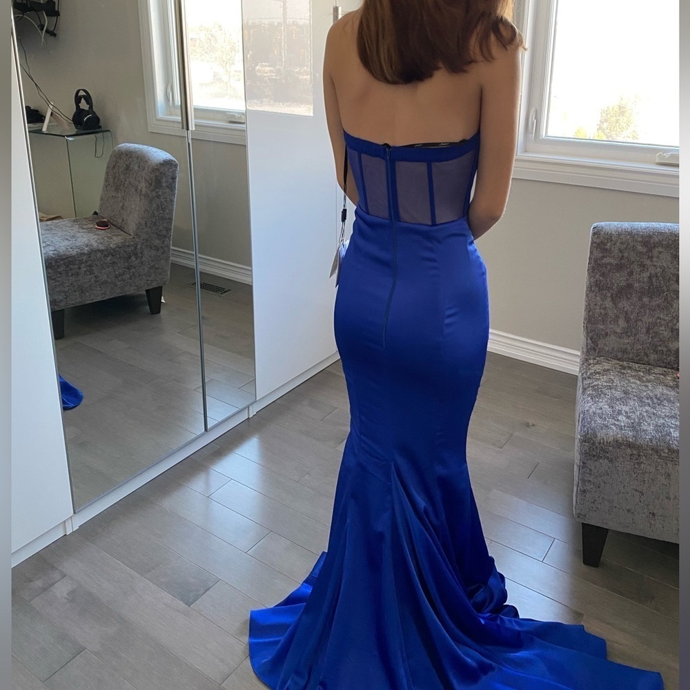 Prom Gown. Jadore. Size 4. Electric blue. - Picture 2 of 3